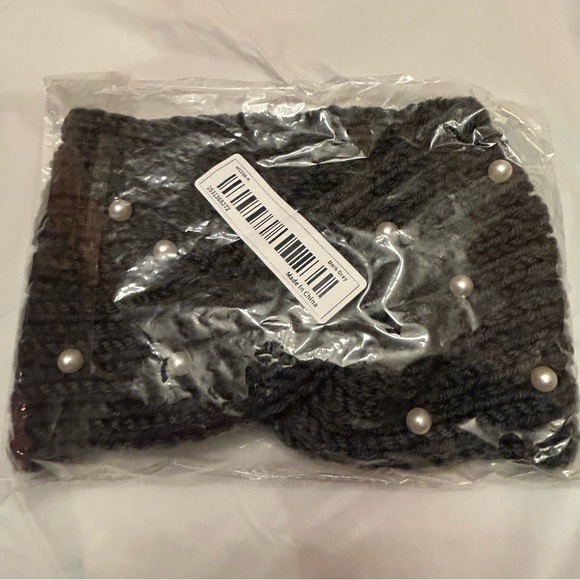NWT Black Colored Vintage Knitted Headband/Ear Warmers With Pearl Beaded Decor - Picture 5 of 7